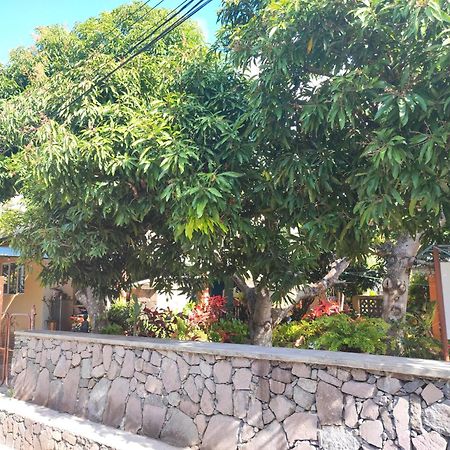 Hotel Ti Pavillon Port Mathurin Exterior foto